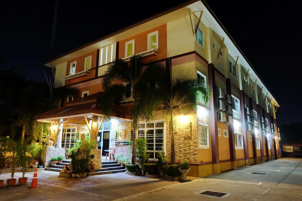 Siam House Interplace Lop Buri Екстериор снимка