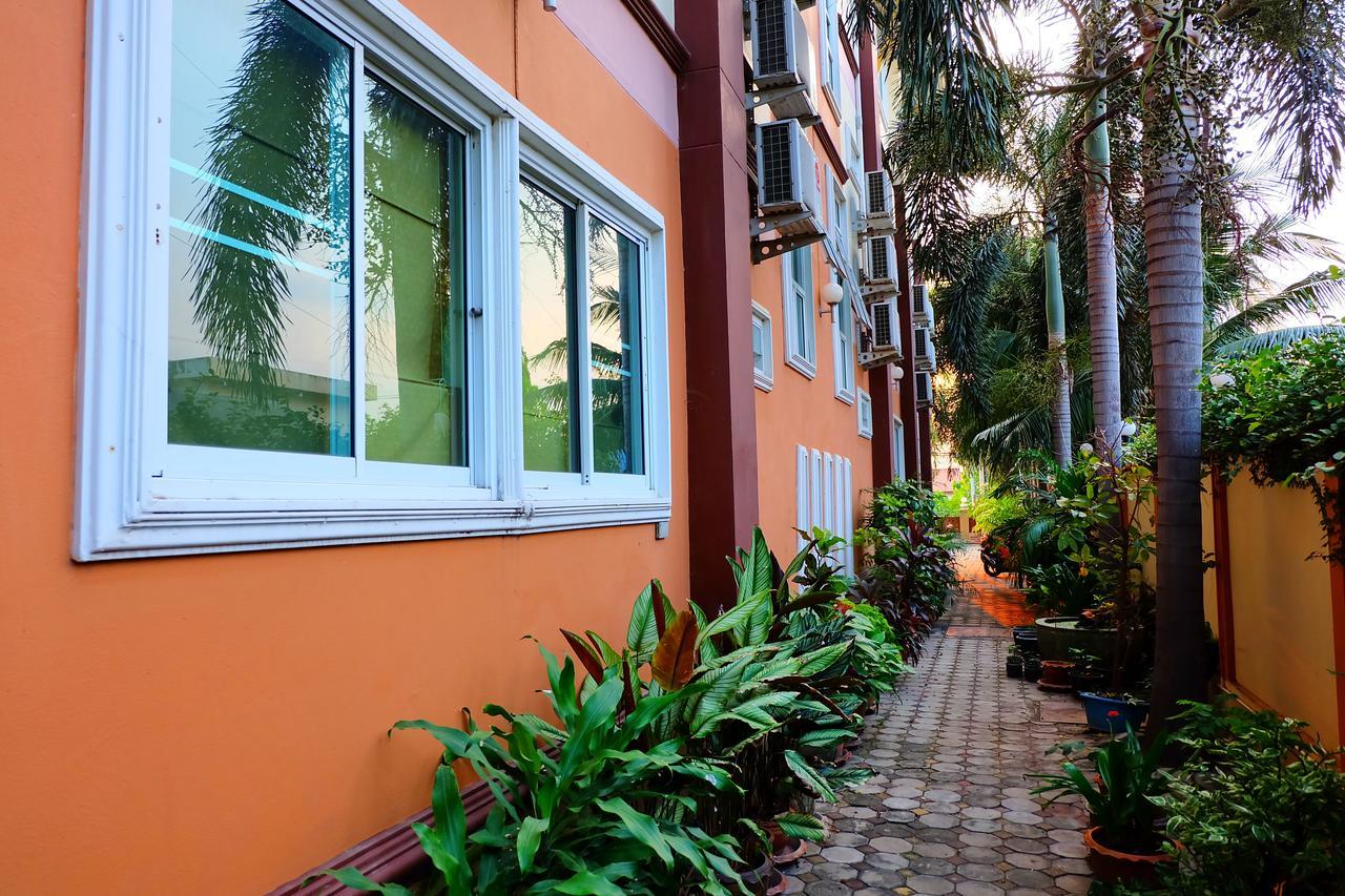Siam House Interplace Lop Buri Екстериор снимка