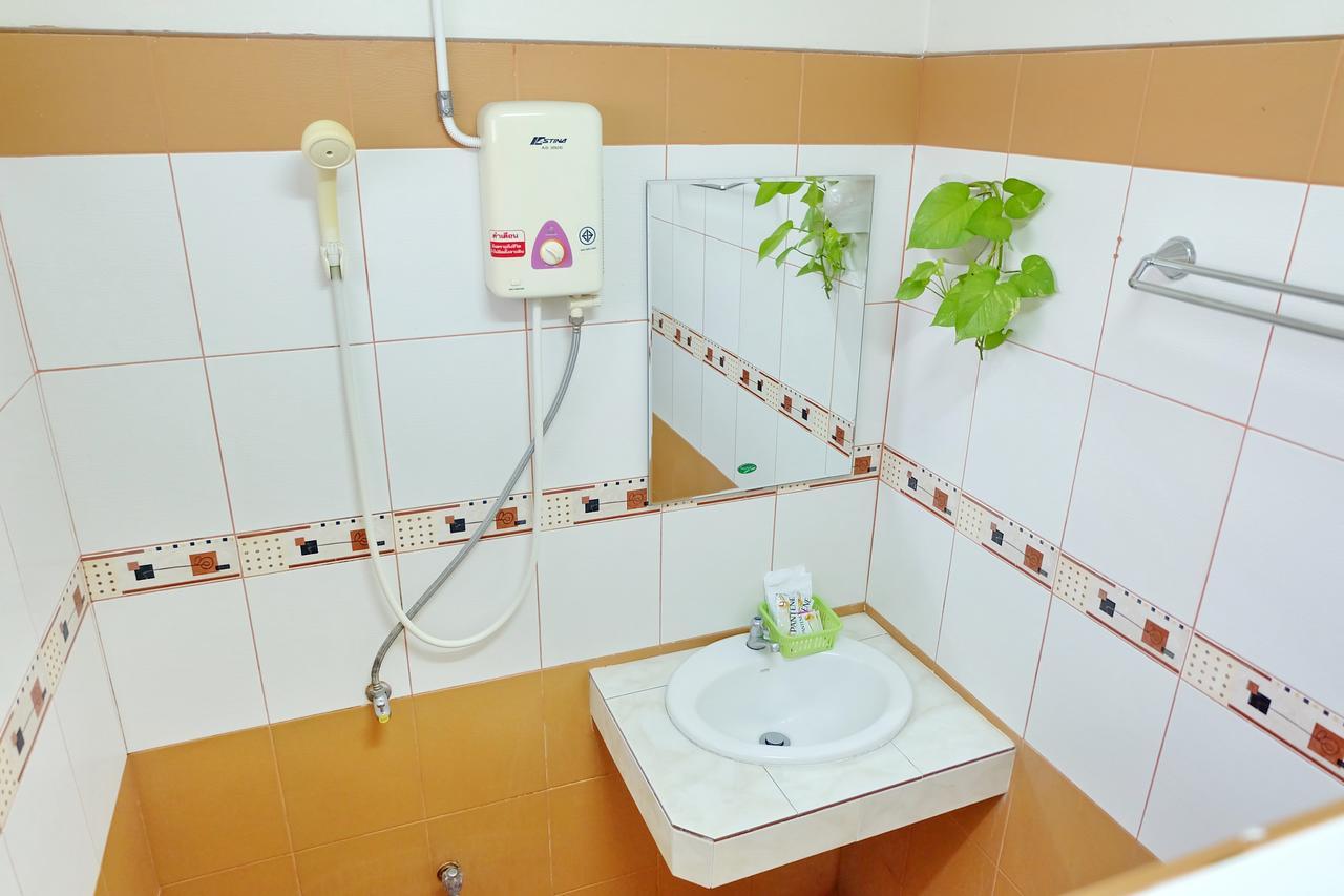 Siam House Interplace Lop Buri Екстериор снимка