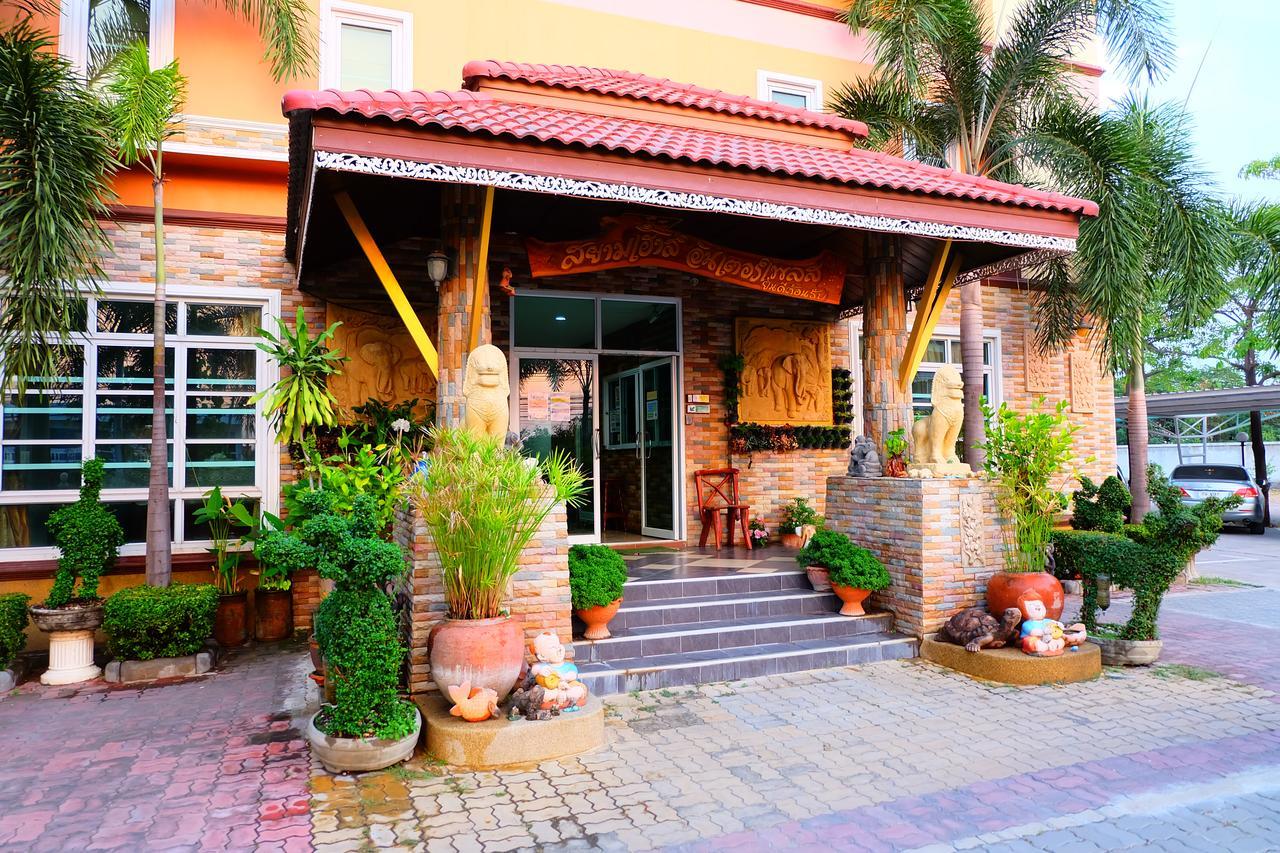 Siam House Interplace Lop Buri Екстериор снимка